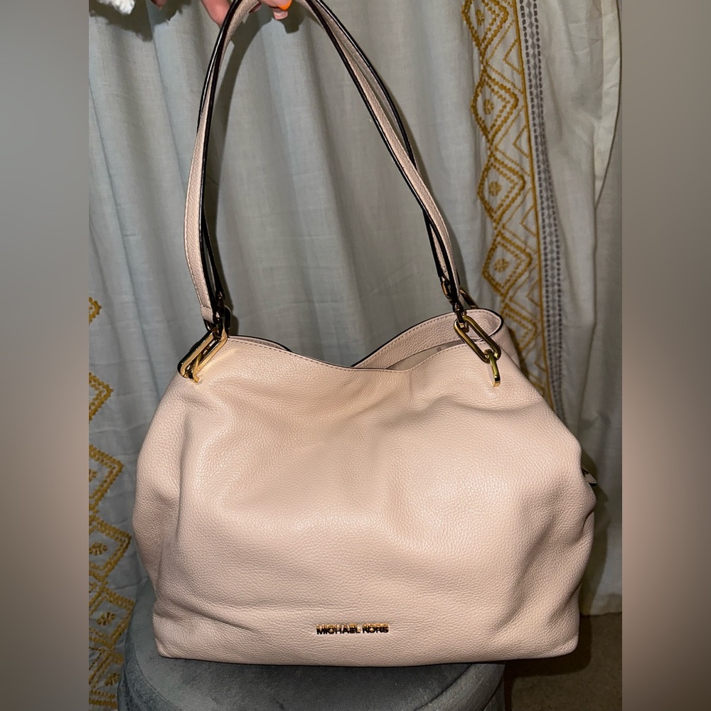 Light pink Michael Kors Large pebbled leather shoulder bag